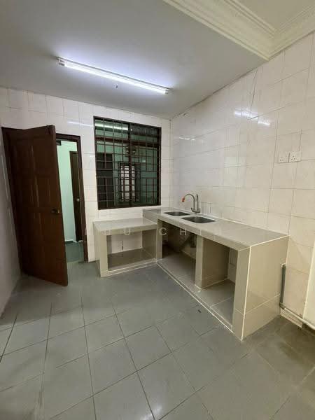 1-storey Terraced House for Sale in Taman Universiti (Skudai) - Kuu Chin - Kitchen - PropertyGuru.com.my
