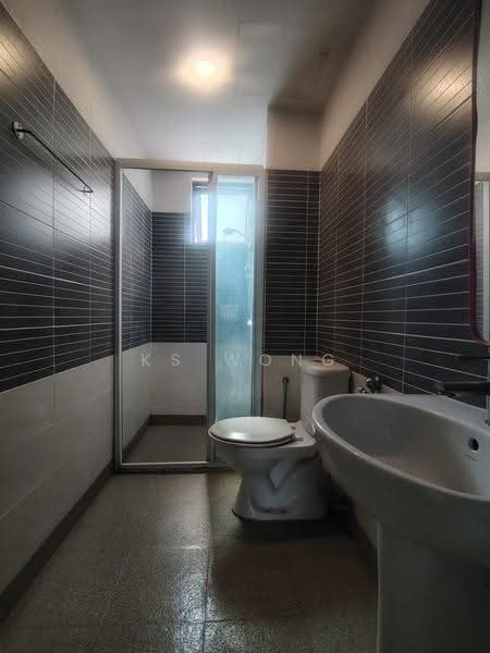 Condominium for Rent at Savanna Condominium - KS Wong - Bathroom - PropertyGuru.com.my