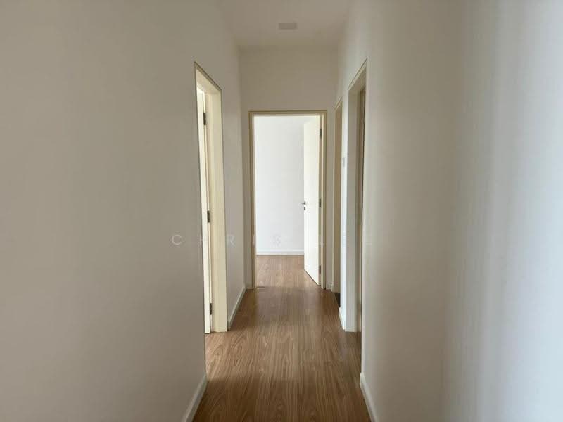 Kondominium untuk Disewa di Lakefront Residence - Chris Lee - Corridor - PropertyGuru.com.my