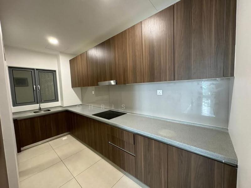 Kondominium untuk Disewa di Lakefront Residence - Chris Lee - Kitchen - PropertyGuru.com.my