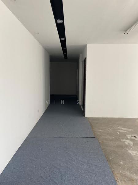 Shop / Office for Rent in Bandar Botanic (Klang) - Alvin Seah - Corridor - PropertyGuru.com.my
