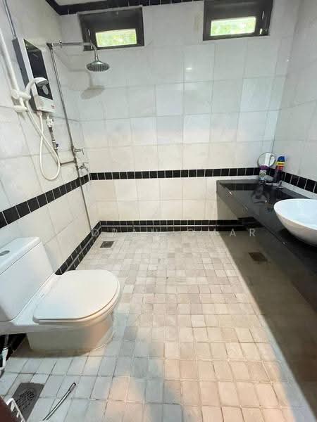 Rumah Banglo untuk Dijual di Seksyen 7 (Shah Alam) - Nadrah Omar - Bathroom - PropertyGuru.com.my