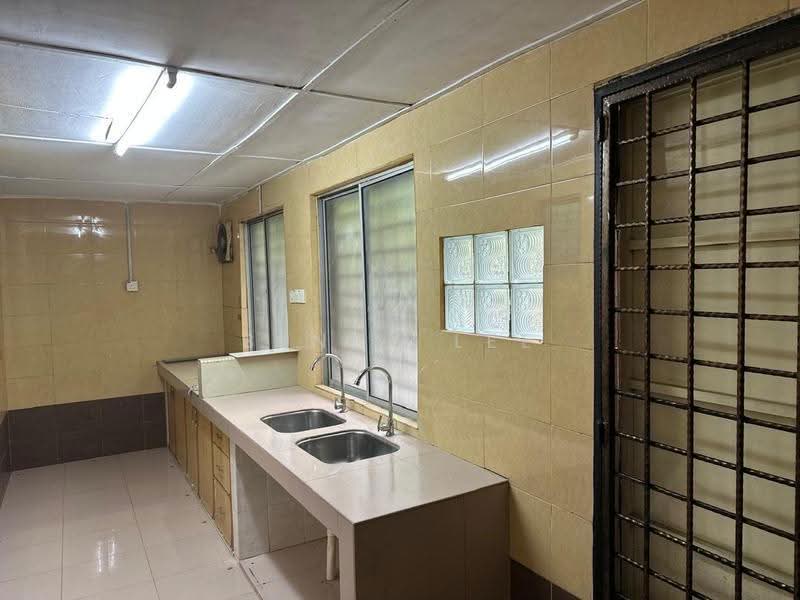 2-storey Terraced House for Rent in Bandar Damai Perdana (Cheras) - Benny Lee - Kitchen - PropertyGuru.com.my