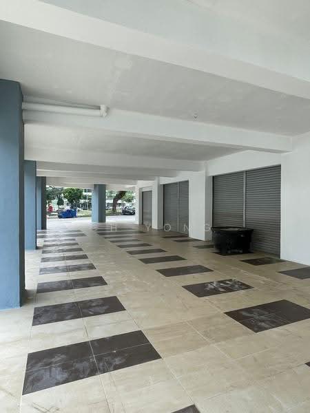 Shop for Sale in Bandar Putra Permai (Seri Kembangan) - ch yong - Exterior - PropertyGuru.com.my