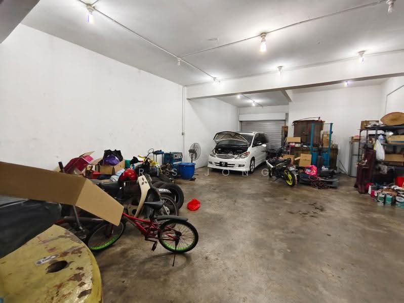 Kedai untuk Dijual di Rawang Perdana 2 (Rawang) - Tris Jong - Car Park - PropertyGuru.com.my