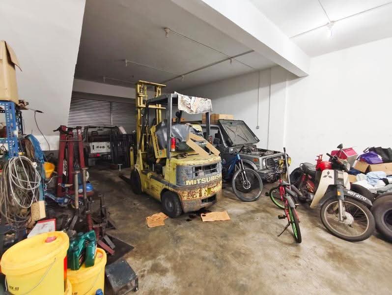 Kedai untuk Dijual di Rawang Perdana 2 (Rawang) - Tris Jong - Car Park - PropertyGuru.com.my