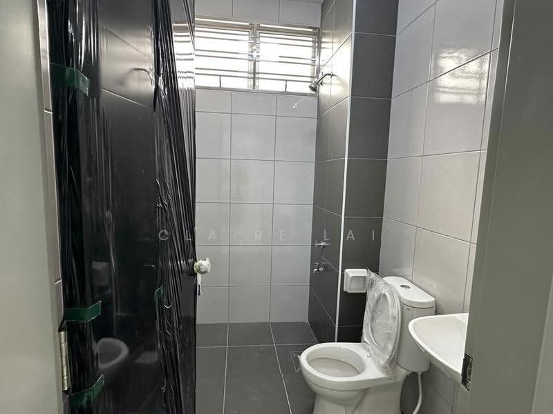 Terraced House for Rent in Bandar Putra Kulai (Kulai) - Claire Lai - Bathroom - PropertyGuru.com.my