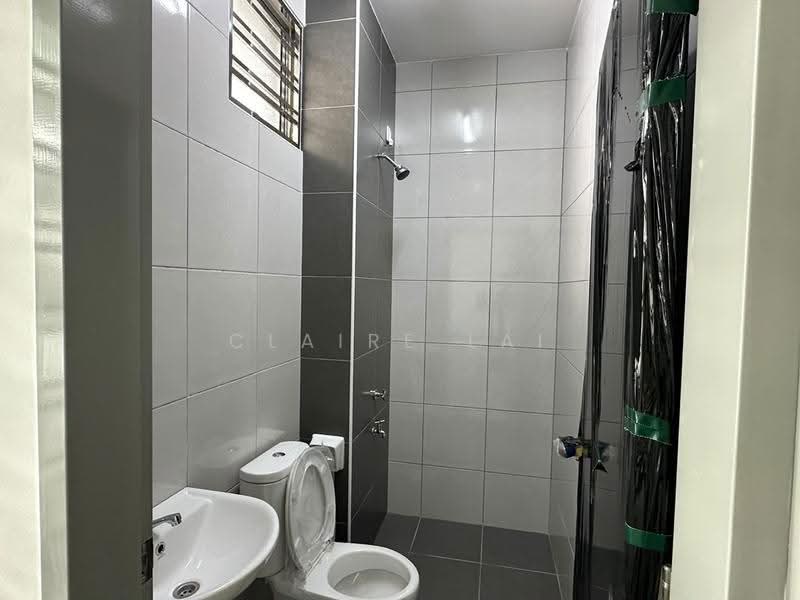 Terraced House for Rent in Bandar Putra Kulai (Kulai) - Claire Lai - Bathroom - PropertyGuru.com.my