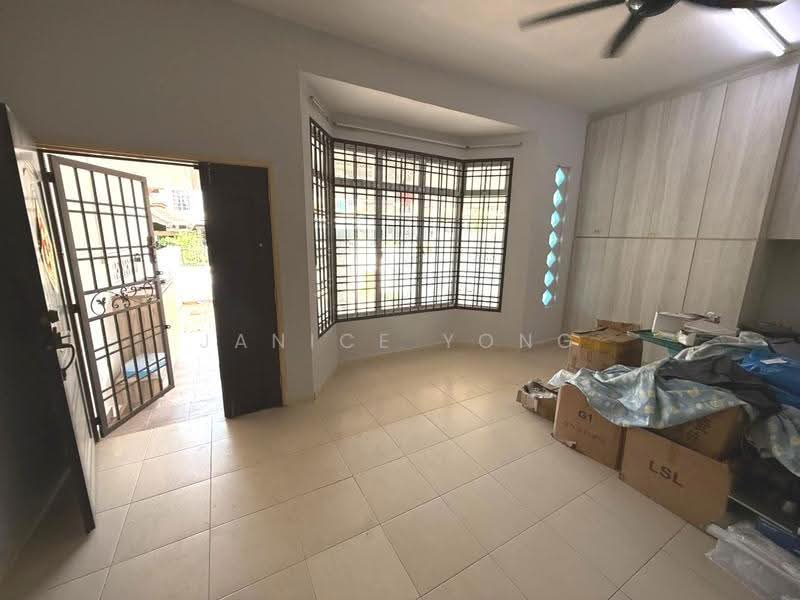 2-storey Terraced House for Sale in Taman Bukit Tiram (Ulu Tiram) - Janice Yong - Living Room - PropertyGuru.com.my
