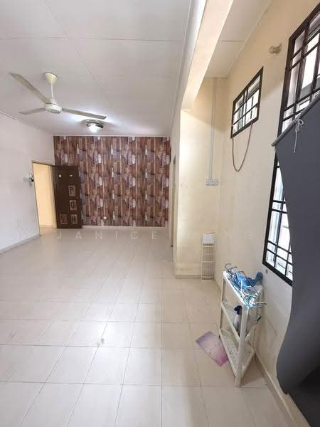 2-storey Terraced House for Sale in Taman Bukit Tiram (Ulu Tiram) - Janice Yong - Living Room - PropertyGuru.com.my