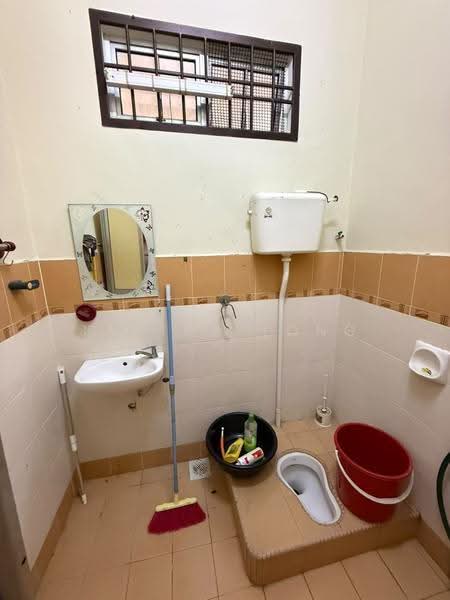 2-storey Terraced House for Sale in Taman Bukit Tiram (Ulu Tiram) - Janice Yong - Bathroom - PropertyGuru.com.my