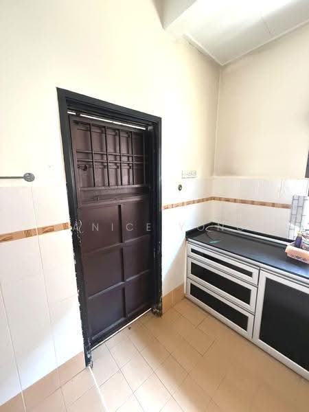 2-storey Terraced House for Sale in Taman Bukit Tiram (Ulu Tiram) - Janice Yong - Kitchen - PropertyGuru.com.my