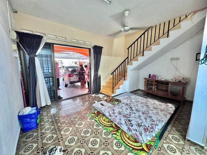 2-storey Terraced House for Sale in Taman Pulai Indah (Johor Bahru) - Fakhrul Imlan - Living Room - PropertyGuru.com.my