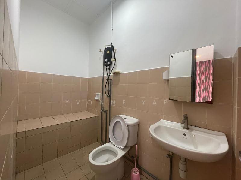 Rumah Teres 2-Tingkat untuk Dijual di Cheras (Selangor) - Yvonne Yap - Bathroom - PropertyGuru.com.my