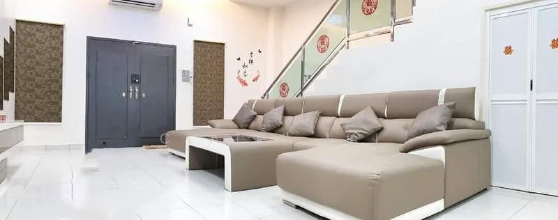 2-storey Terraced House for Rent in Bandar Putra Kulai (Kulai) - Claire Lai - Living Room - PropertyGuru.com.my