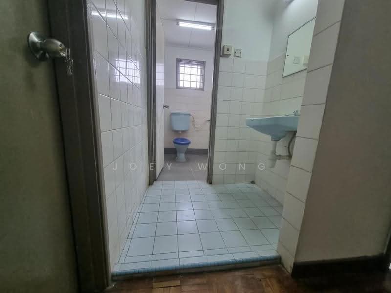 2-storey Terraced House for Sale in Usj 2 (Subang Jaya) - Joey Wong - Bathroom - PropertyGuru.com.my
