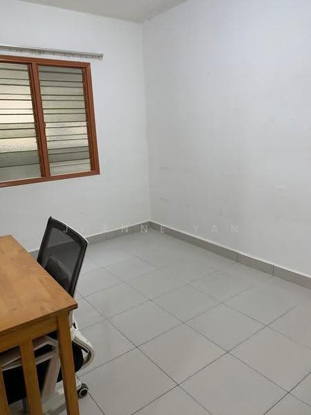 Flat for Sale at Desa Sri Puteri - Joanne Yan - Study - PropertyGuru.com.my