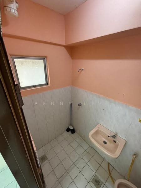 Apartment for Rent at Sri Ria Apartments - Benny Lee - Bathroom - PropertyGuru.com.my