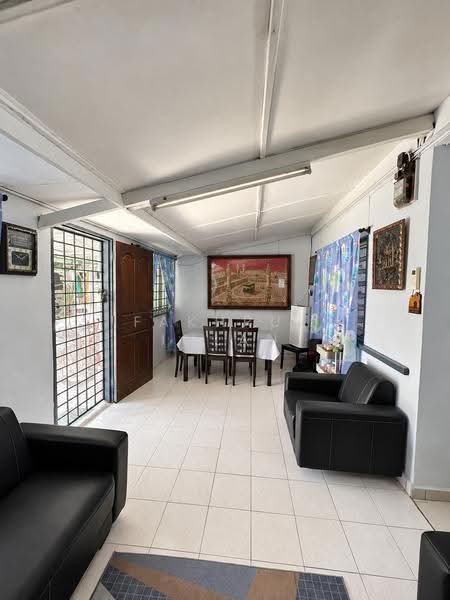 Rumah Teres 1-Tingkat untuk Dijual di Taman Desa Rahmat (Tampoi) - Fakhrul Imlan - Living Room - PropertyGuru.com.my