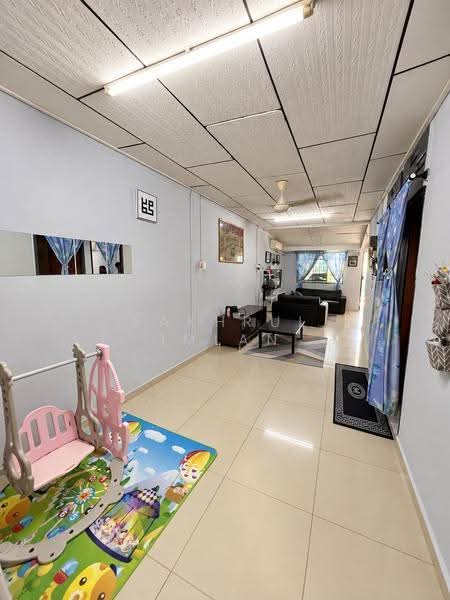 Rumah Teres 1-Tingkat untuk Dijual di Taman Desa Rahmat (Tampoi) - Fakhrul Imlan - Living Room - PropertyGuru.com.my