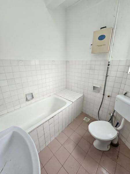 2-storey Terraced House for Sale in Damansara Jaya (Petaling Jaya) - Bryan Wong - Bathroom - PropertyGuru.com.my