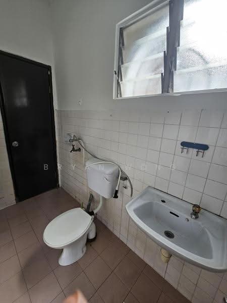 2-storey Terraced House for Sale in Damansara Jaya (Petaling Jaya) - Bryan Wong - Bathroom - PropertyGuru.com.my