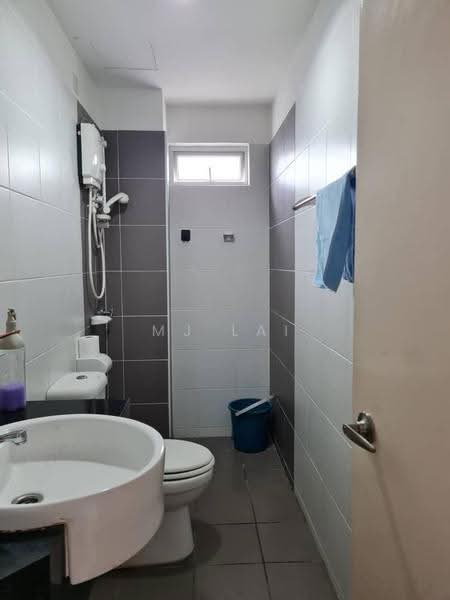 Apartment for Rent at Idaman Residence - MJ Lai - Bathroom - PropertyGuru.com.my