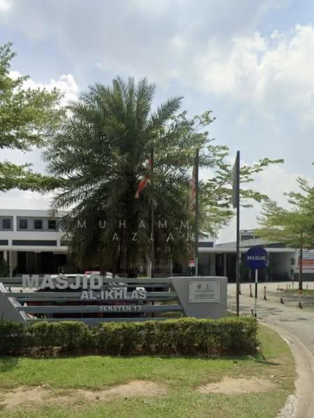 Retail Space for Rent in Seksyen 13 (Shah Alam) - Muhammad Azlan - Exterior - PropertyGuru.com.my
