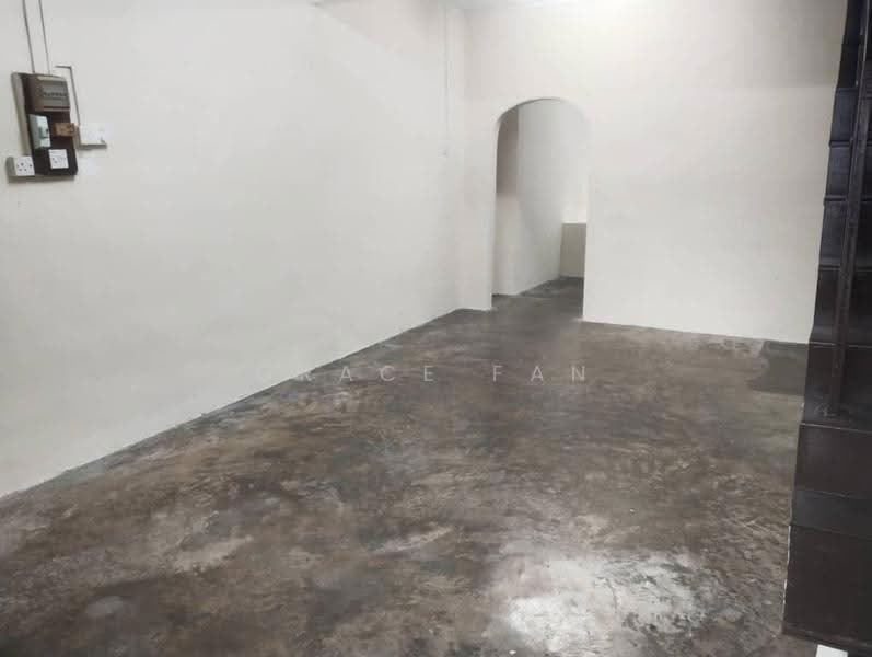Rumah Teres 2-Tingkat untuk Dijual di Taman Desa Kluang (Kluang) - Grace Fan - PropertyGuru.com.my