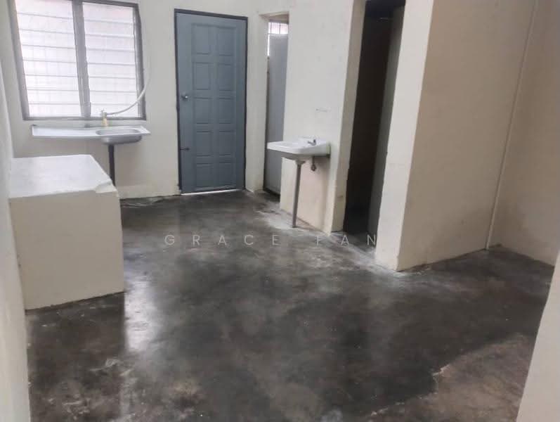 Rumah Teres 2-Tingkat untuk Dijual di Taman Desa Kluang (Kluang) - Grace Fan - PropertyGuru.com.my