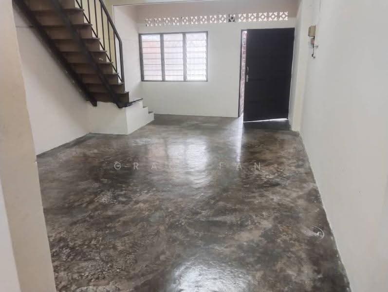 Rumah Teres 2-Tingkat untuk Dijual di Taman Desa Kluang (Kluang) - Grace Fan - PropertyGuru.com.my