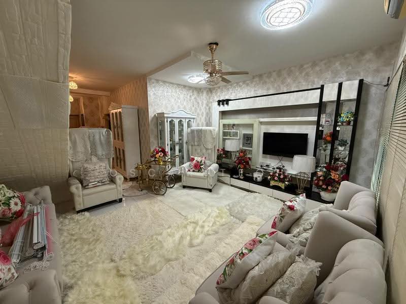 Rumah Teres 1.5-Tingkat untuk Dijual di Ipoh (Perak) - Oscar Teoh - Living Room - PropertyGuru.com.my