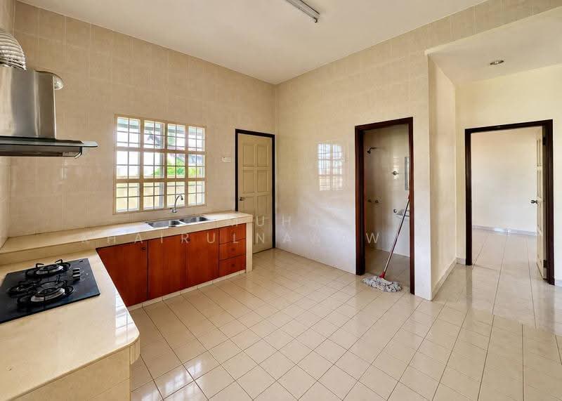 Bungalow House for Sale in Taman Seri Mewah (Kajang) - Muhd Khairulnawawi Kamaruddin - Kitchen - PropertyGuru.com.my