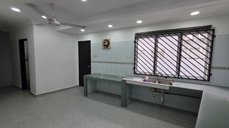 Terraced House for Sale in Kota Kemuning (Shah Alam) - J J - Kitchen - PropertyGuru.com.my