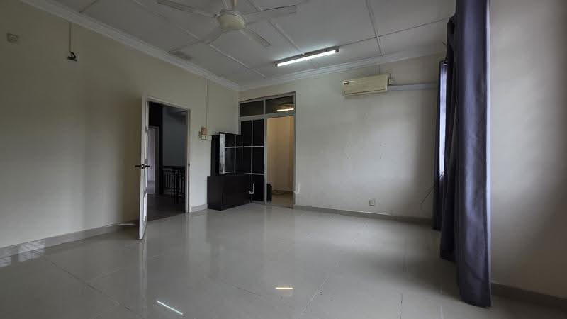 Terraced House for Sale in Kota Kemuning (Shah Alam) - J J - Living Room - PropertyGuru.com.my