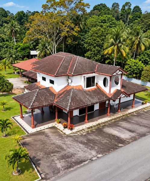 Bungalow House for Sale in Kampung Sirusa (Port Dickson) - Ayu Razali Rahayu Binti Mohd Razali - Exterior - PropertyGuru.com.my