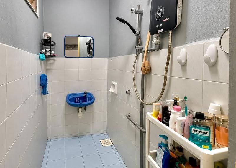 1.5-storey Terraced House for Sale in Seksyen 7 (Kota Damansara) - Muhd Khairulnawawi Kamaruddin - Bathroom - PropertyGuru.com.my