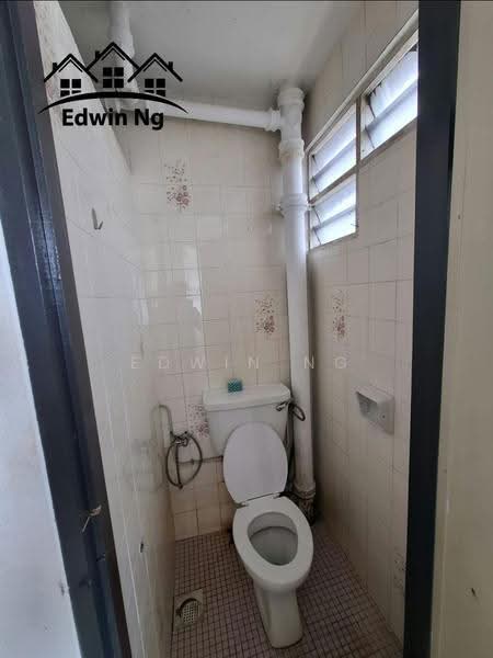 Flat for Sale at Taman Lip Sin Block 1, 3 & 5 - Edwin Ng - Bathroom - PropertyGuru.com.my