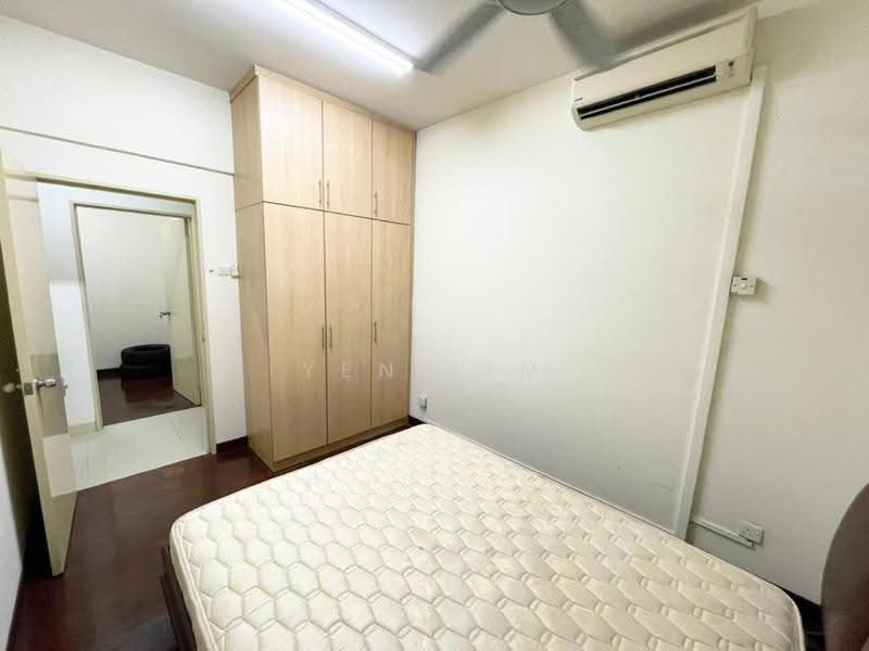 Condominium for Sale at Savanna Condominium - Yen Lim - Bedroom - PropertyGuru.com.my