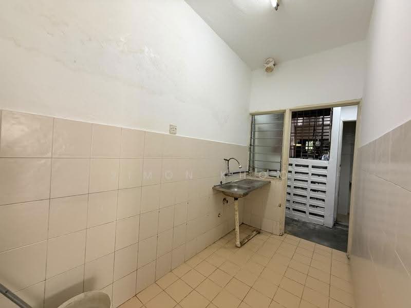 Rumah Flat untuk Dijual di Dataran Otomobil - Simon Khoo - Kitchen - PropertyGuru.com.my