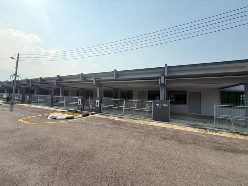 1-storey Terraced House for Sale in Kuching (Sarawak) - Jeno Tan - Exterior - PropertyGuru.com.my