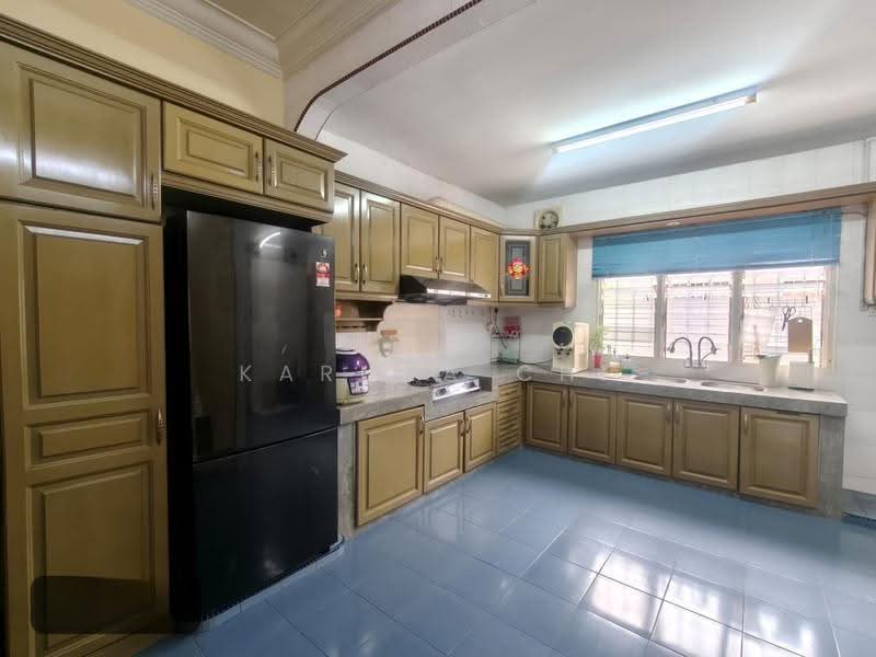 Terraced House for Rent in Bandar Bukit Tinggi (Klang) - Karuna Chi - Kitchen - PropertyGuru.com.my