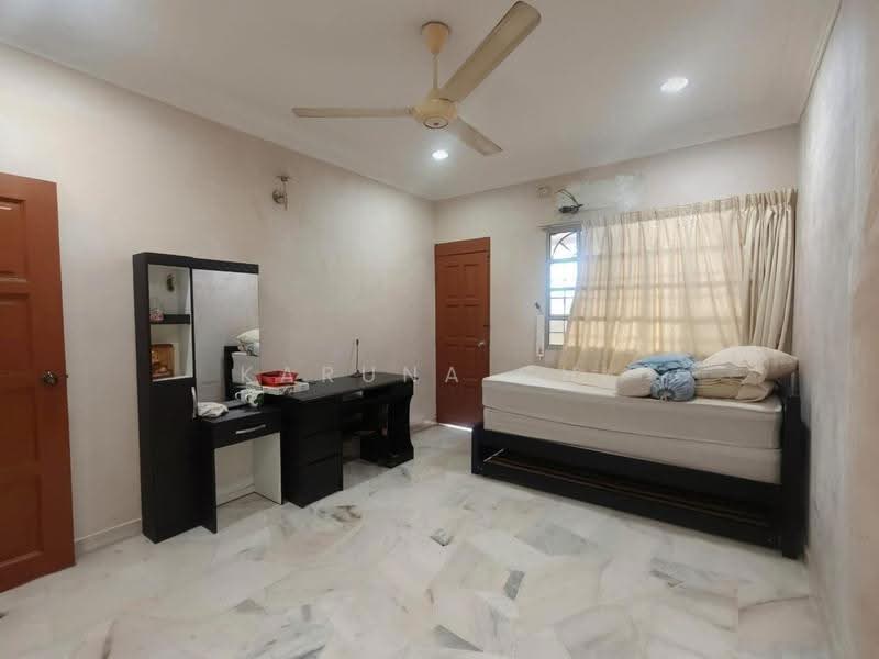 Terraced House for Rent in Bandar Bukit Tinggi (Klang) - Karuna Chi - Bedroom - PropertyGuru.com.my