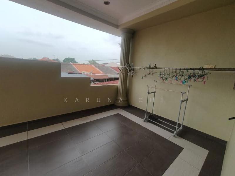 Terraced House for Rent in Bandar Bukit Tinggi (Klang) - Karuna Chi - Balcony - PropertyGuru.com.my