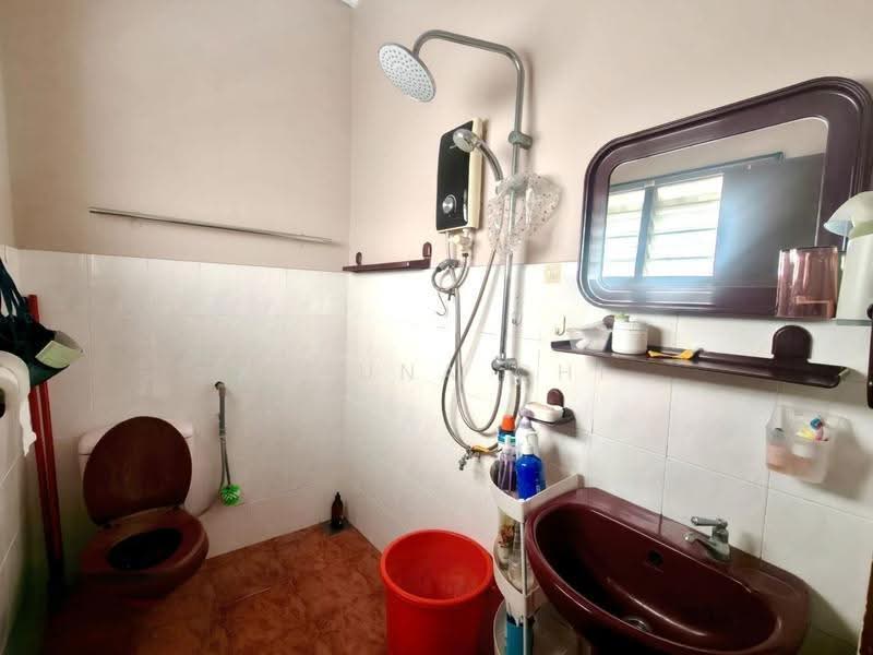 Terraced House for Rent in Bandar Bukit Tinggi (Klang) - Karuna Chi - Bathroom - PropertyGuru.com.my