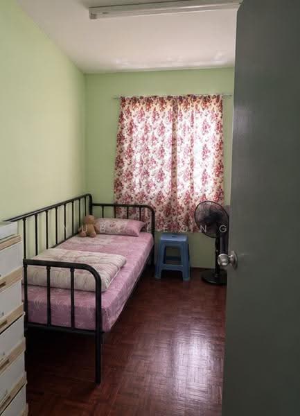 Pangsapuri untuk Dijual di Apartment Bayu - Yubi Leong - Bedroom - PropertyGuru.com.my