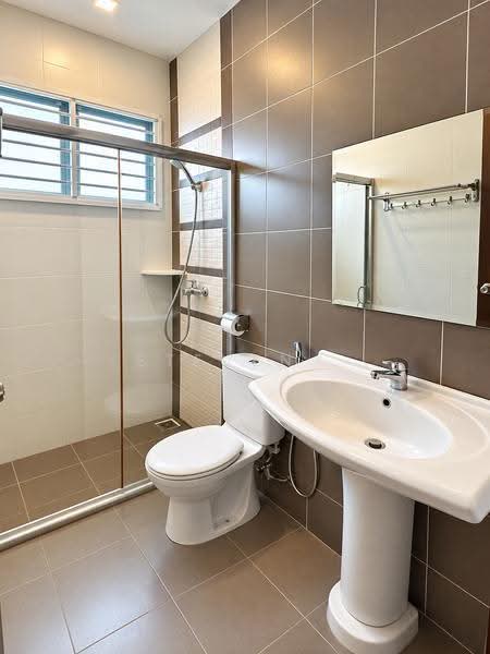 Semi-Detached House for Sale in Bandar Baru Tambun (Tambun) - Steven . - Bathroom - PropertyGuru.com.my
