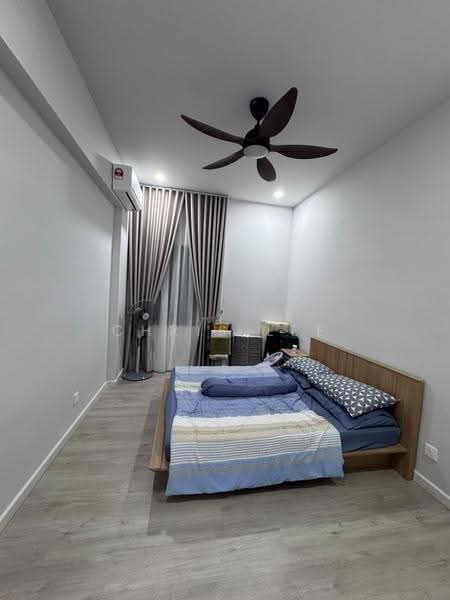 Kondominium untuk Disewa di Myra Cove - Chris Lee - Bedroom - PropertyGuru.com.my