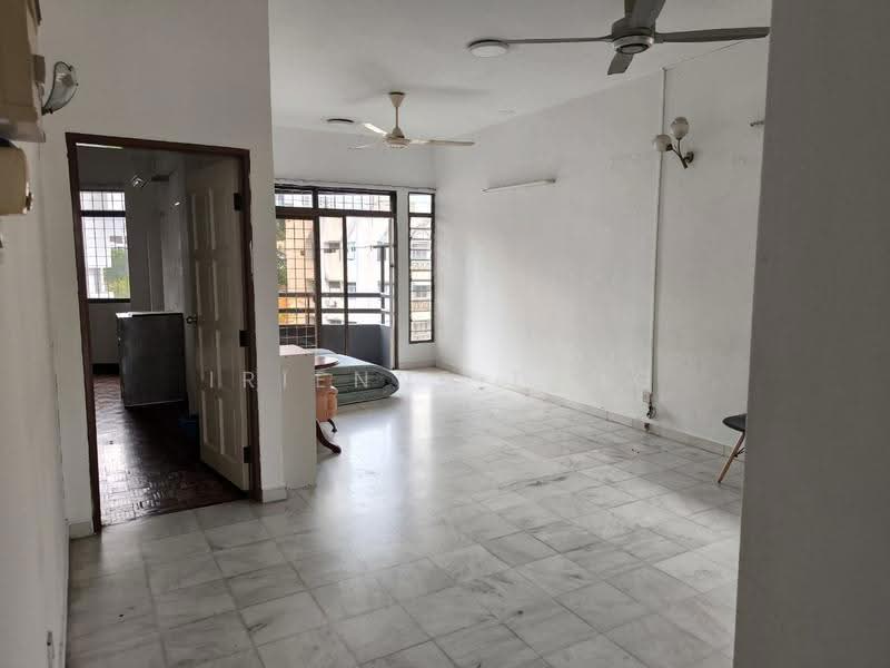 Pangsapuri untuk Disewa di Belle Vue Apartment - Irienne Tang - Living Room - PropertyGuru.com.my