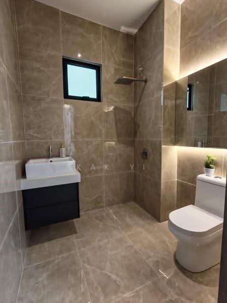 Service Residence for Sale at Azurite Residence @ Klebang - Kak Yi - Bathroom - PropertyGuru.com.my